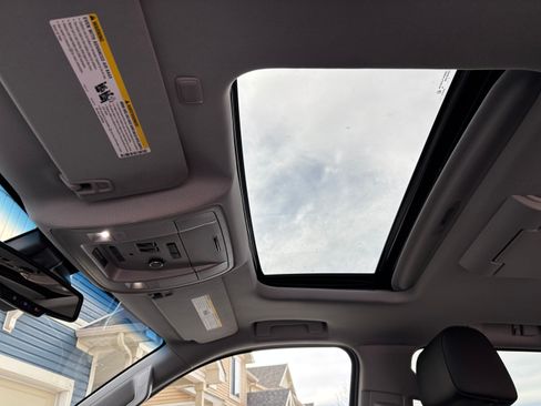 Used 2016 GMC Yukon SLT w/ Open Road Package image 12