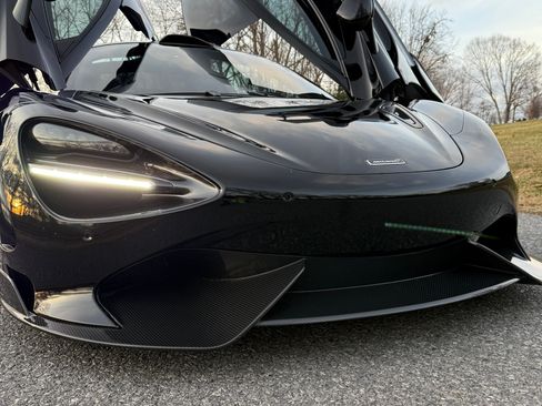 Used 2018 McLaren 720S Performance image 22