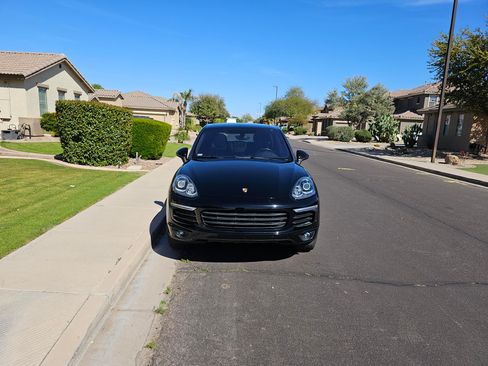 Used 2018 Porsche Cayenne Platinum Edition image 5