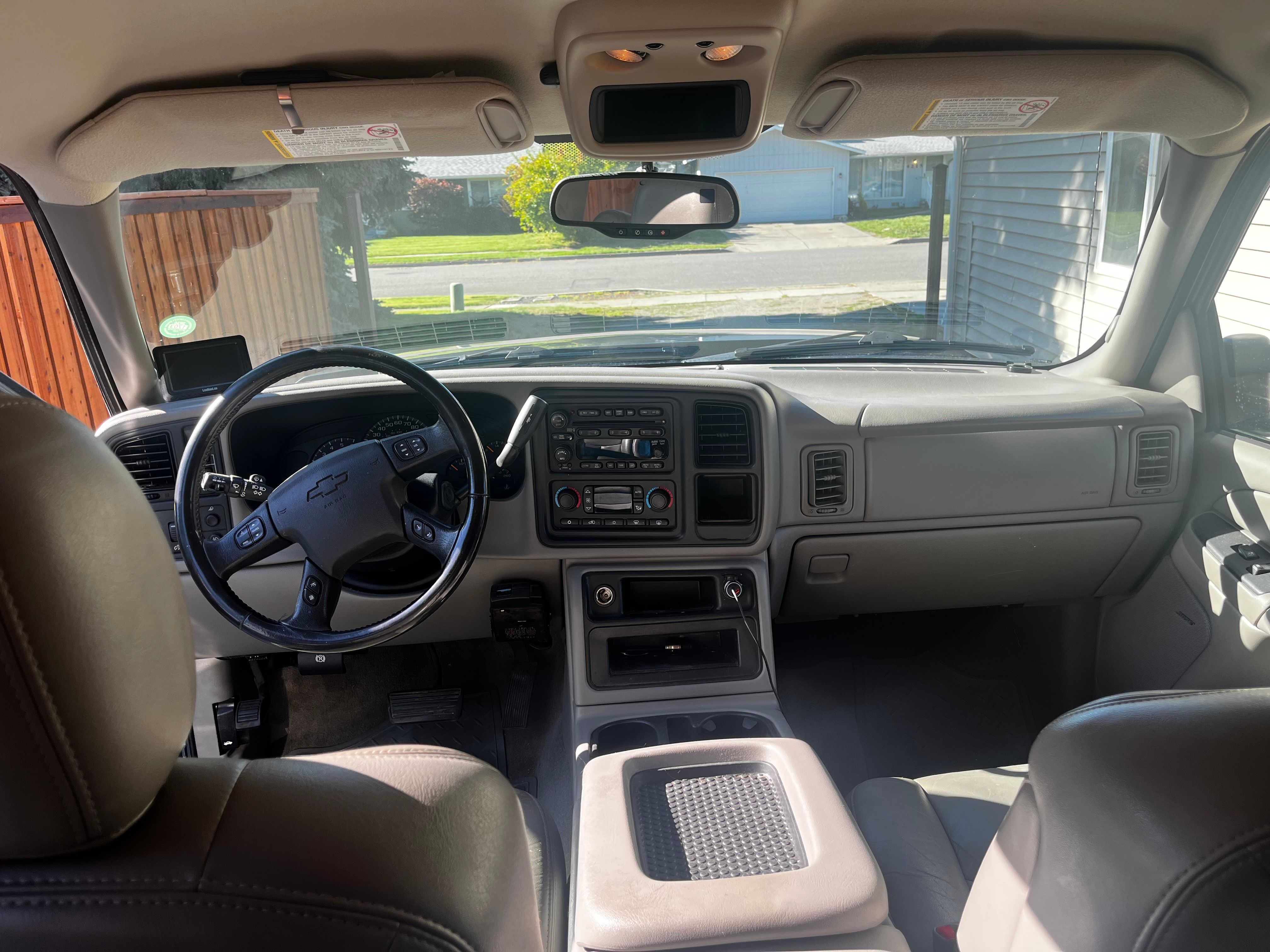 Used 2007 Chevrolet Silverado 2500 LT w/ Onstar Plus Package AWD/4WD image 2