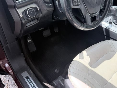 Used 2018 Ford Explorer Platinum AWD/4WD image 23