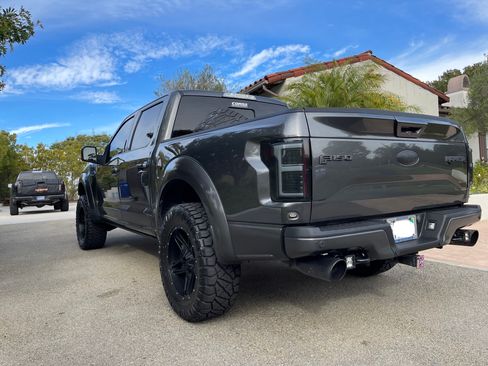 Used 2017 Ford F150 Raptor image 1