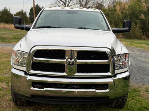 Used 2015 RAM 2500 Tradesman w/ Chrome Appearance Group image 8