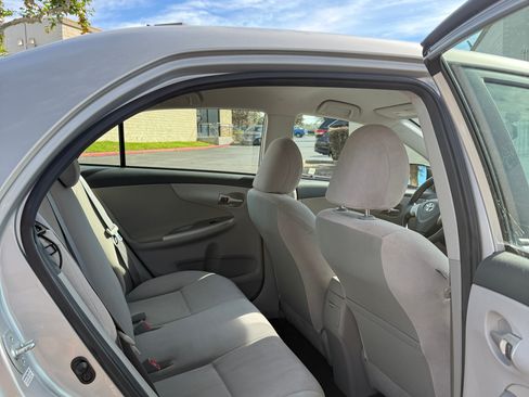 Used 2011 Toyota Corolla LE image 9