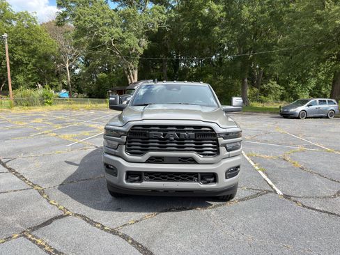 Used 2025 RAM 2500 Big Horn AWD/4WD image 1
