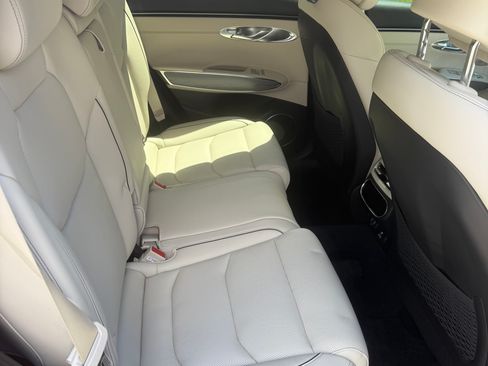 Used 2025 Genesis GV70 2.5T w/ Advanced Package image 6