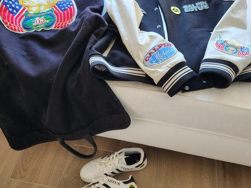 Used 2024 Lotus Emira First Edition image 13