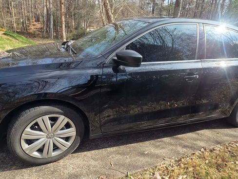 Used 2015 Volkswagen Jetta TDI S image 2