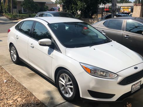 Used 2017 Ford Focus SE image 9