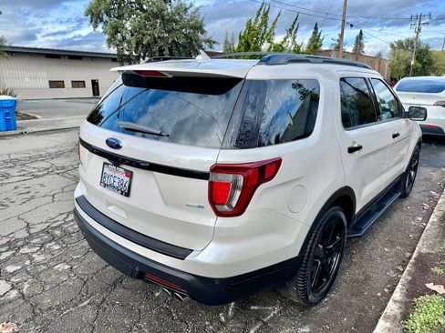 Used 2018 Ford Explorer Sport image 9