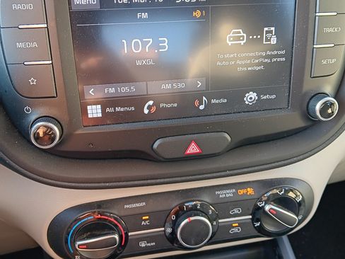 Used 2022 Kia Soul LX w/ Technology Package image 6