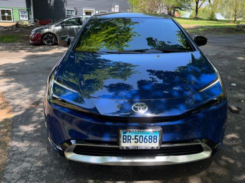Used 2024 Toyota Prius Prime Premium w/ Advanced Technology Package FWD image 6