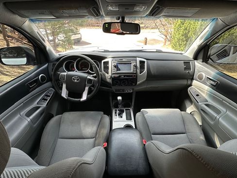 Used 2013 Toyota Tacoma PreRunner w/ TRD Sport Pkg image 16