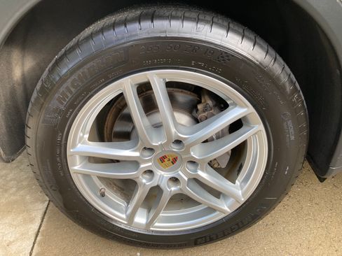 Used 2015 Porsche Cayenne Diesel AWD/4WD image 27