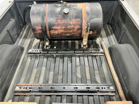 Used 2005 Chevrolet Silverado 2500 LT w/ Heavy-Duty Power Package image 19