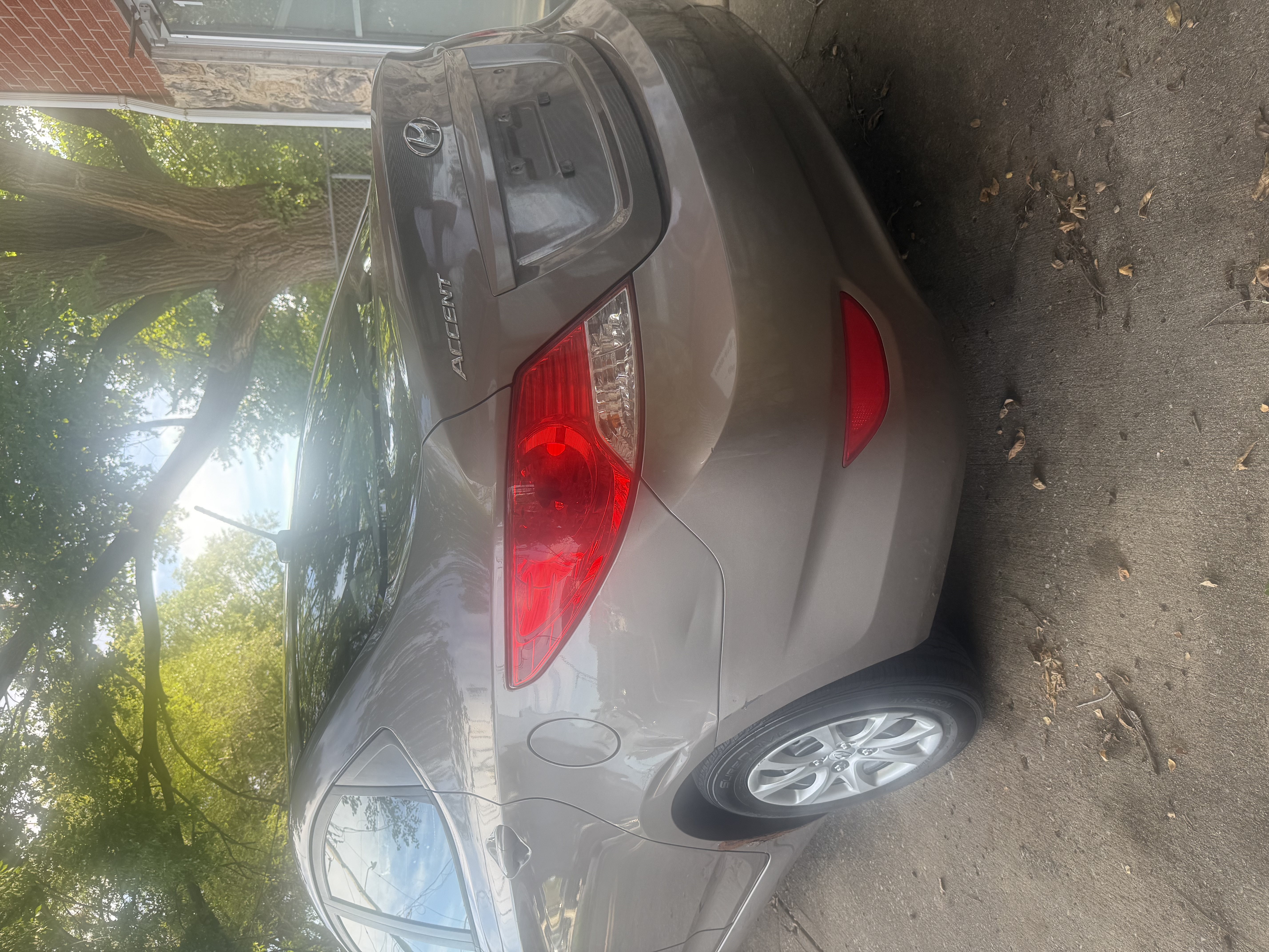 Used 2014 Hyundai Accent GLS FWD image 16