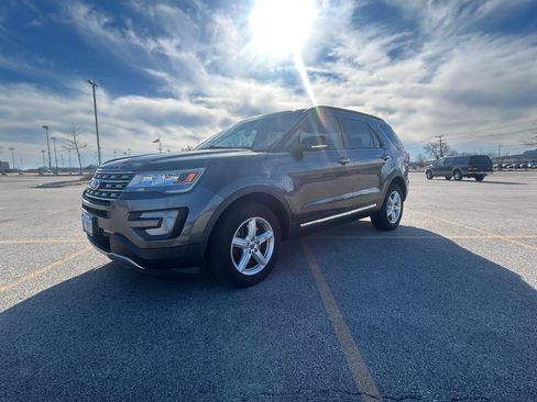 Used 2016 Ford Explorer XLT image 5