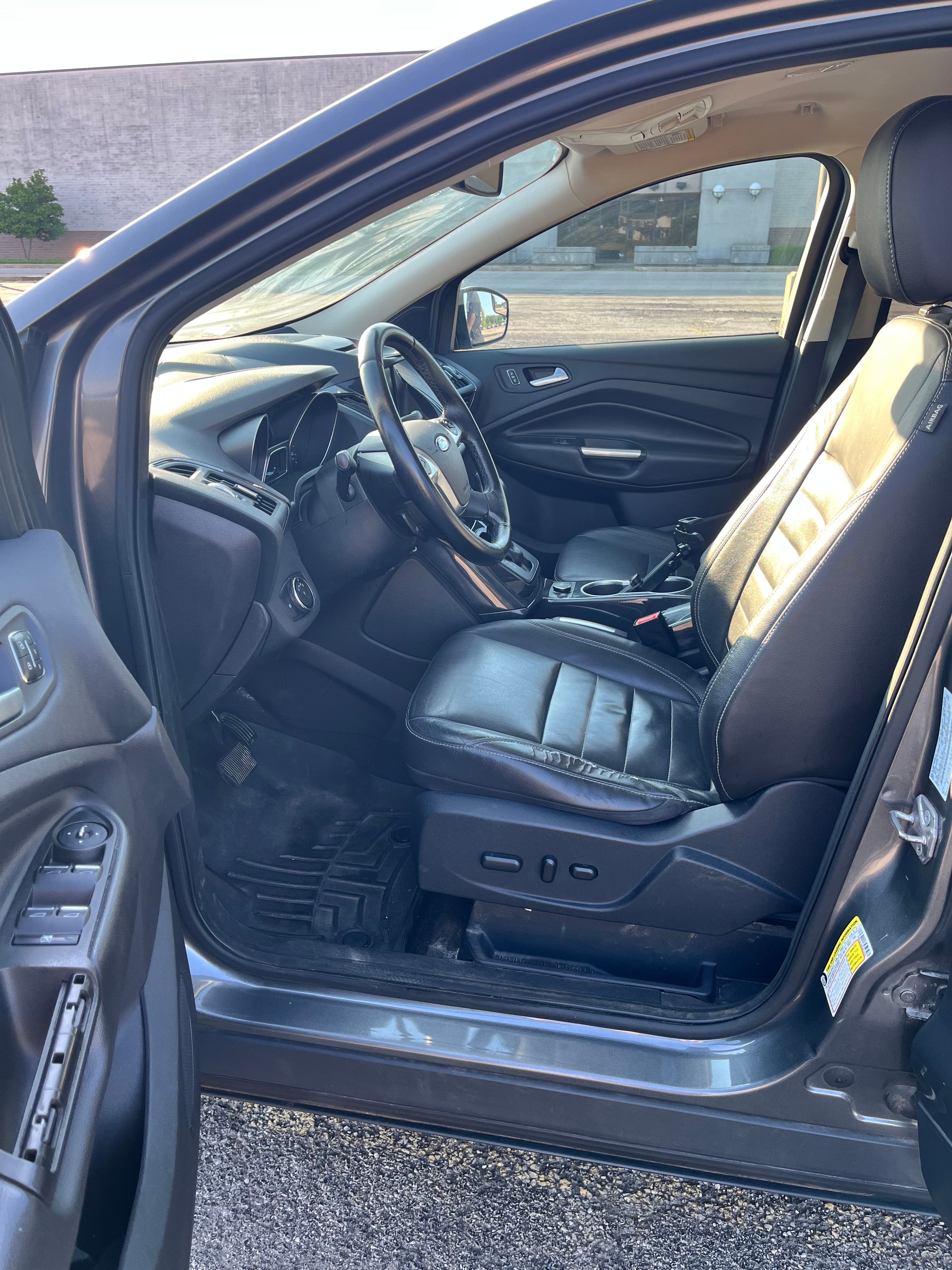 Used 2014 Ford Escape Titanium FWD image 12