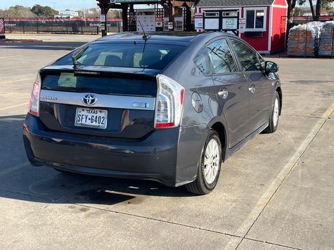 Used 2014 Toyota Prius Prime Plug-In Hybrid image 31