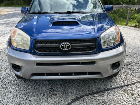 Used 2004 Toyota RAV4 4WD image 4