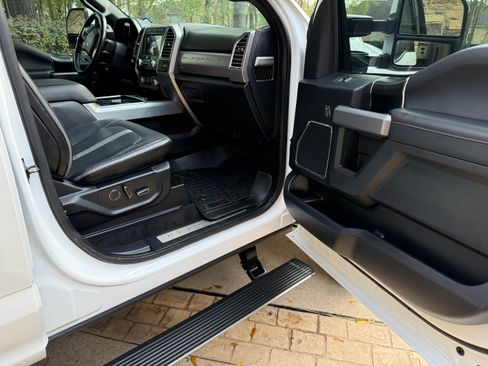 Used 2018 Ford F250 Platinum w/ Platinum Ultimate Package image 9