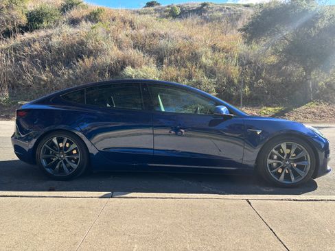 Used 2018 Tesla Model 3 Long Range image 5