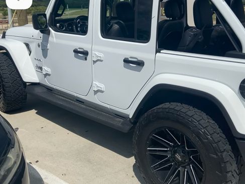 Used 2023 Jeep Wrangler Unlimited Sahara w/ Cold Weather Group image 14