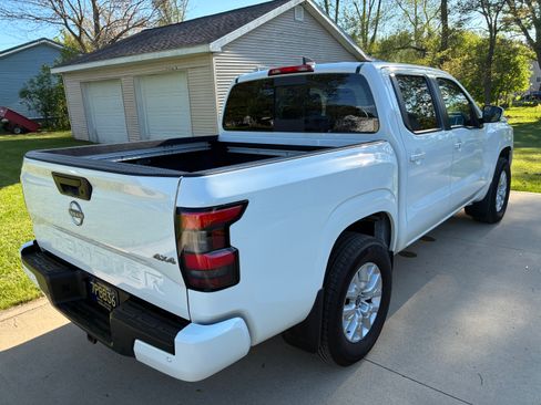 Used 2025 Nissan Frontier SV w/ SV Convenience Package AWD/4WD image 4