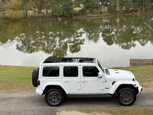 Used 2023 Jeep Wrangler Unlimited Sahara image 1