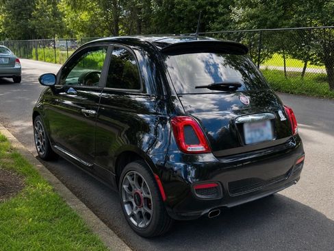 Used 2013 FIAT 500 Sport w/ Beats Audio Pkg FWD image 2
