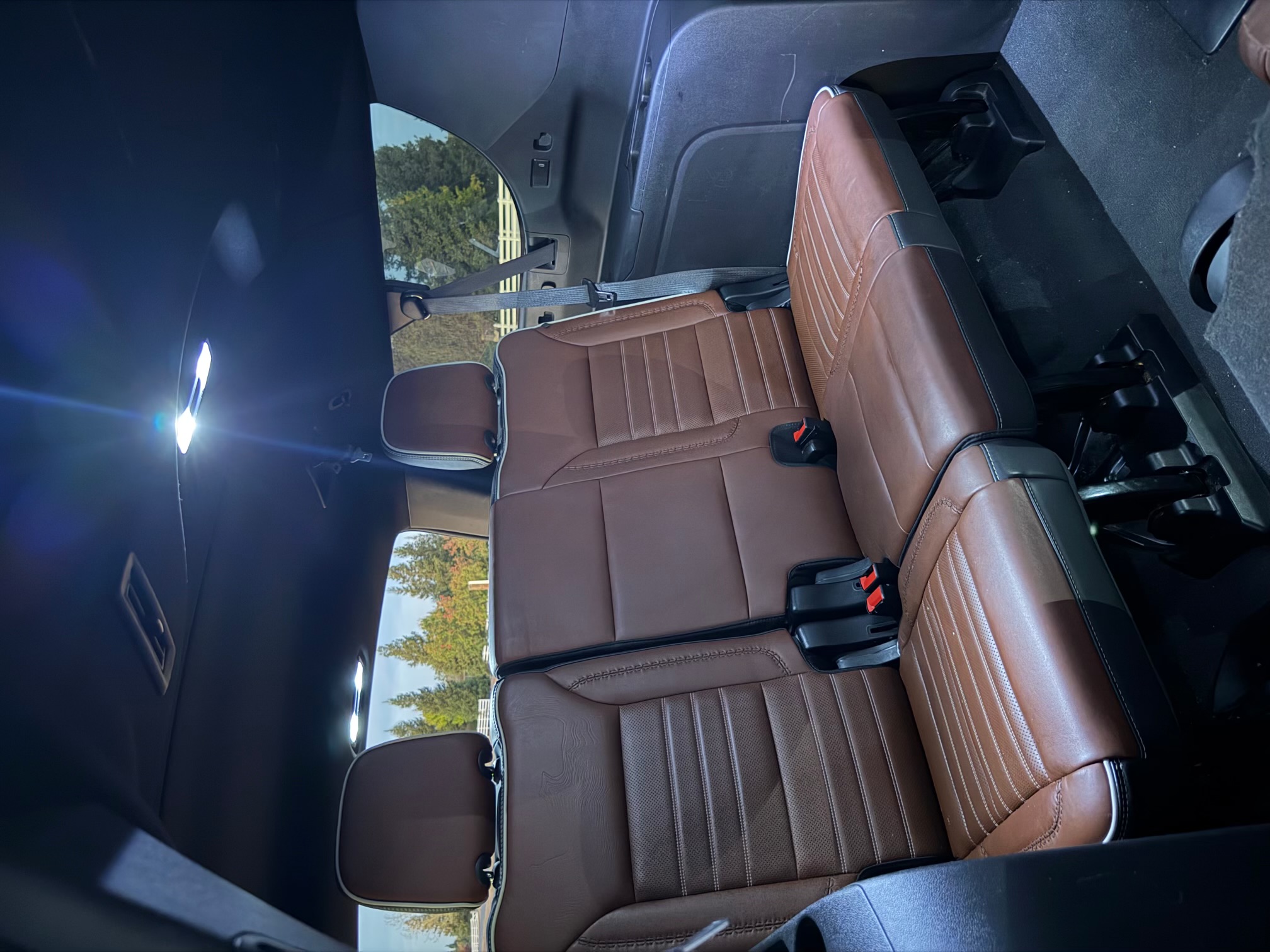 Used 2023 GMC Yukon XL Denali Ultimate AWD/4WD image 8