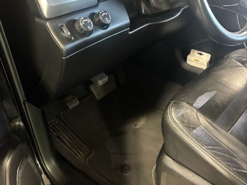 Used 2019 Chevrolet Suburban LT image 11