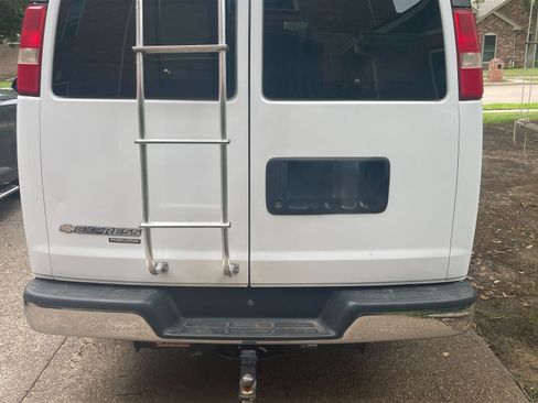 Used 2014 Chevrolet Express 2500 LT w/ LT Preferred Equipment Group image 5