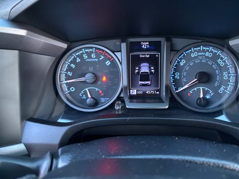 Used 2021 Toyota Tacoma 4x4 Double Cab image 8