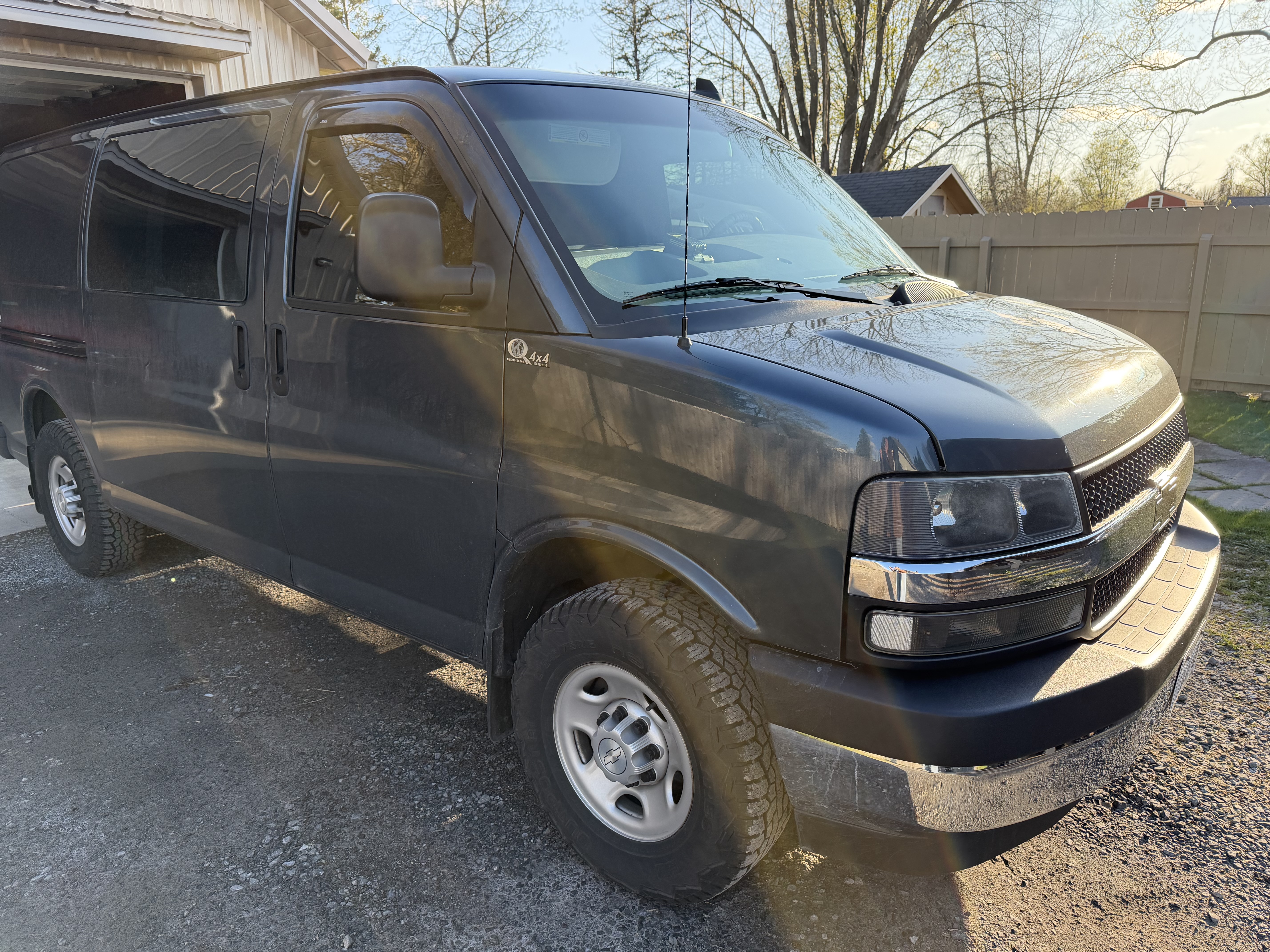 Used 2019 Chevrolet Express 2500 w/ Driver Convenience Package RWD image 4