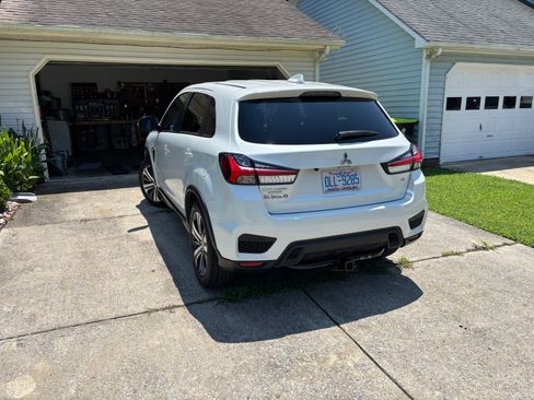 Used 2021 Mitsubishi Outlander Sport SE FWD image 8