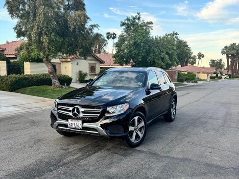 Used 2018 Mercedes-Benz GLC 300 image 2