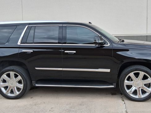 Used 2018 Cadillac Escalade Premium Luxury image 5