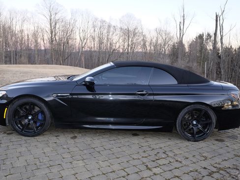 Used 2016 BMW M6 Convertible image 2
