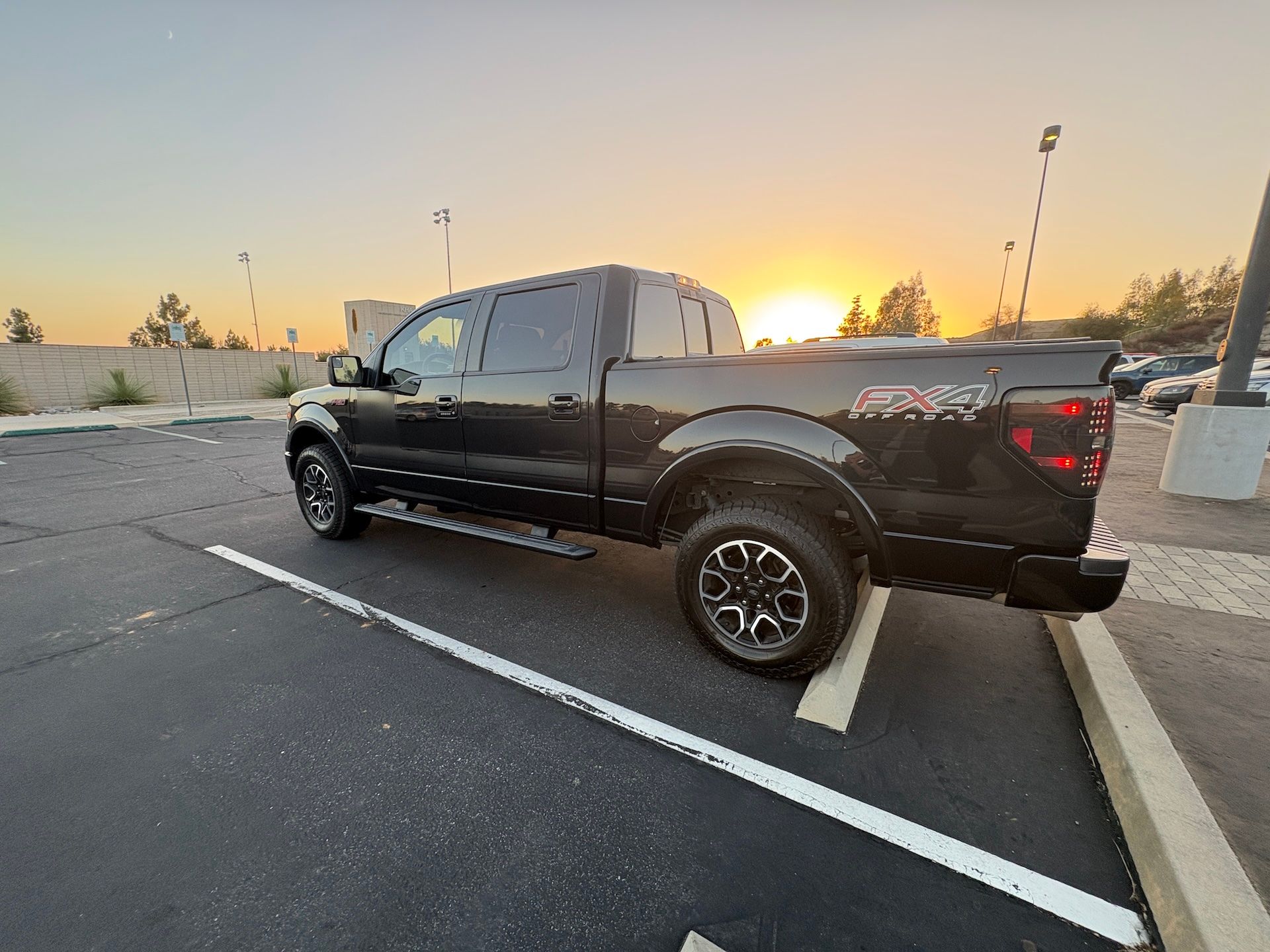 Used 2013 Ford F150 FX4 w/ Luxury Equipment Group AWD/4WD image 2