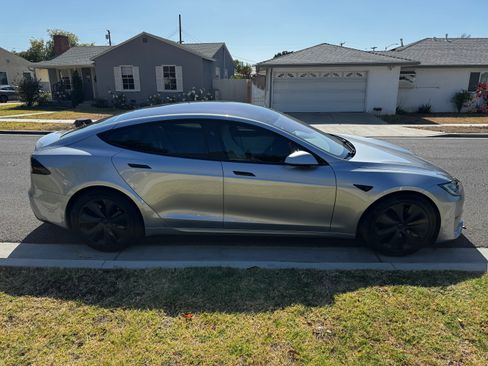 Used 2025 Tesla Model S AWD/4WD image 9