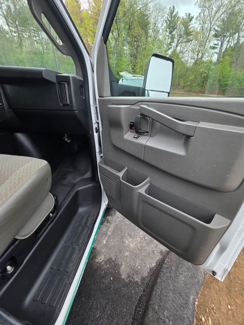 Used 2020 Chevrolet Express 3500 w/ Power Convenience Package RWD image 12