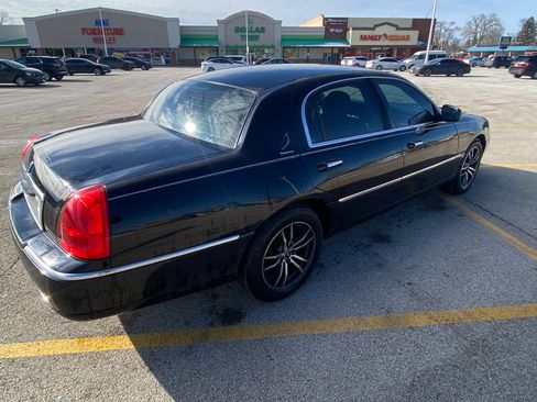 Used 2007 Lincoln Town Car Signature image 5