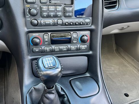 Used 2003 Chevrolet Corvette Convertible w/ Preferred Equipment Group1 image 15