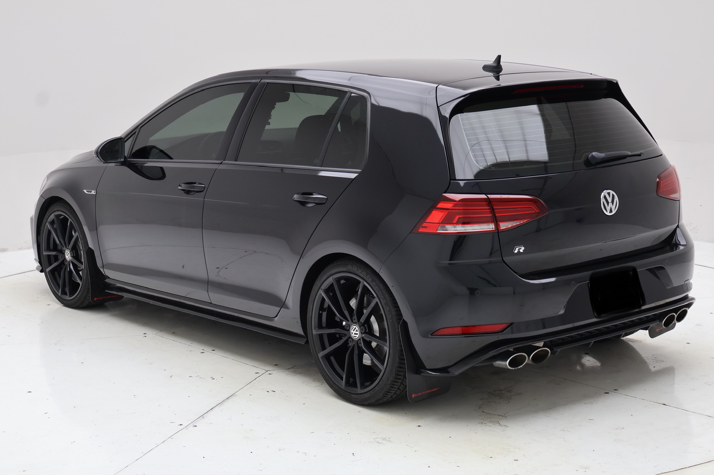 Used 2019 Volkswagen Golf R 4-Door AWD/4WD image 5