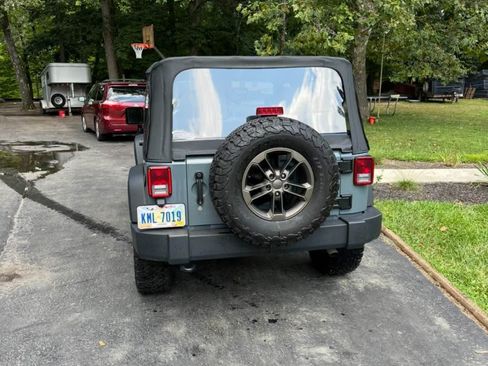 Used 2015 Jeep Wrangler Sport image 8