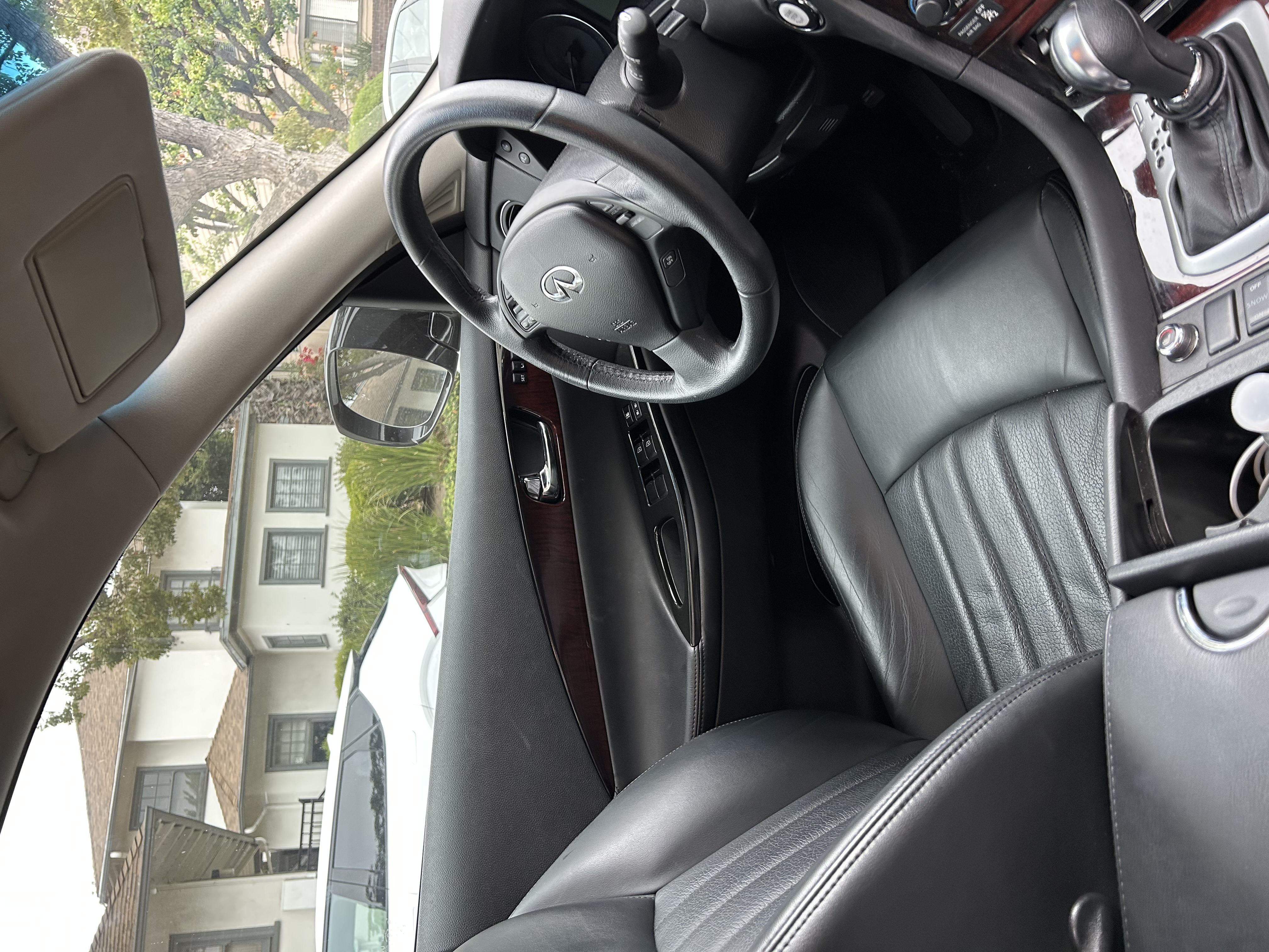 Used 2016 INFINITI QX50 2WD w/ Premium Package image 4