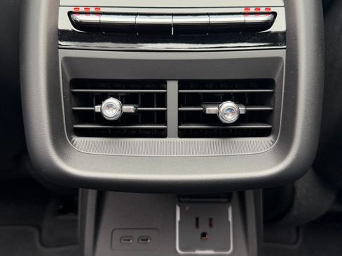 Used 2024 Cadillac Lyriq Sport AWD/4WD image 16