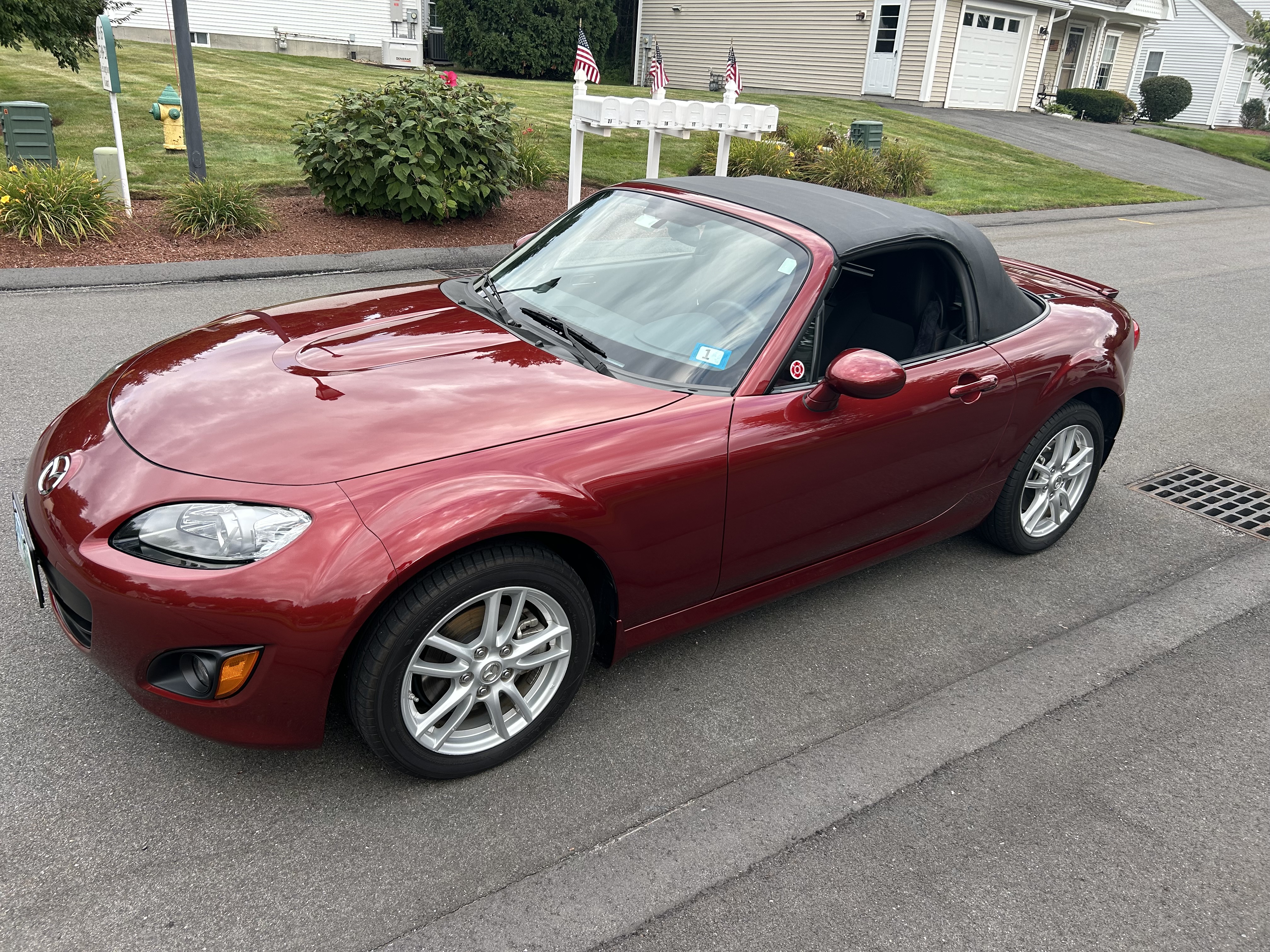 Used 2010 MAZDA MX-5 Miata Sport w/ Convenience Pkg RWD image 4