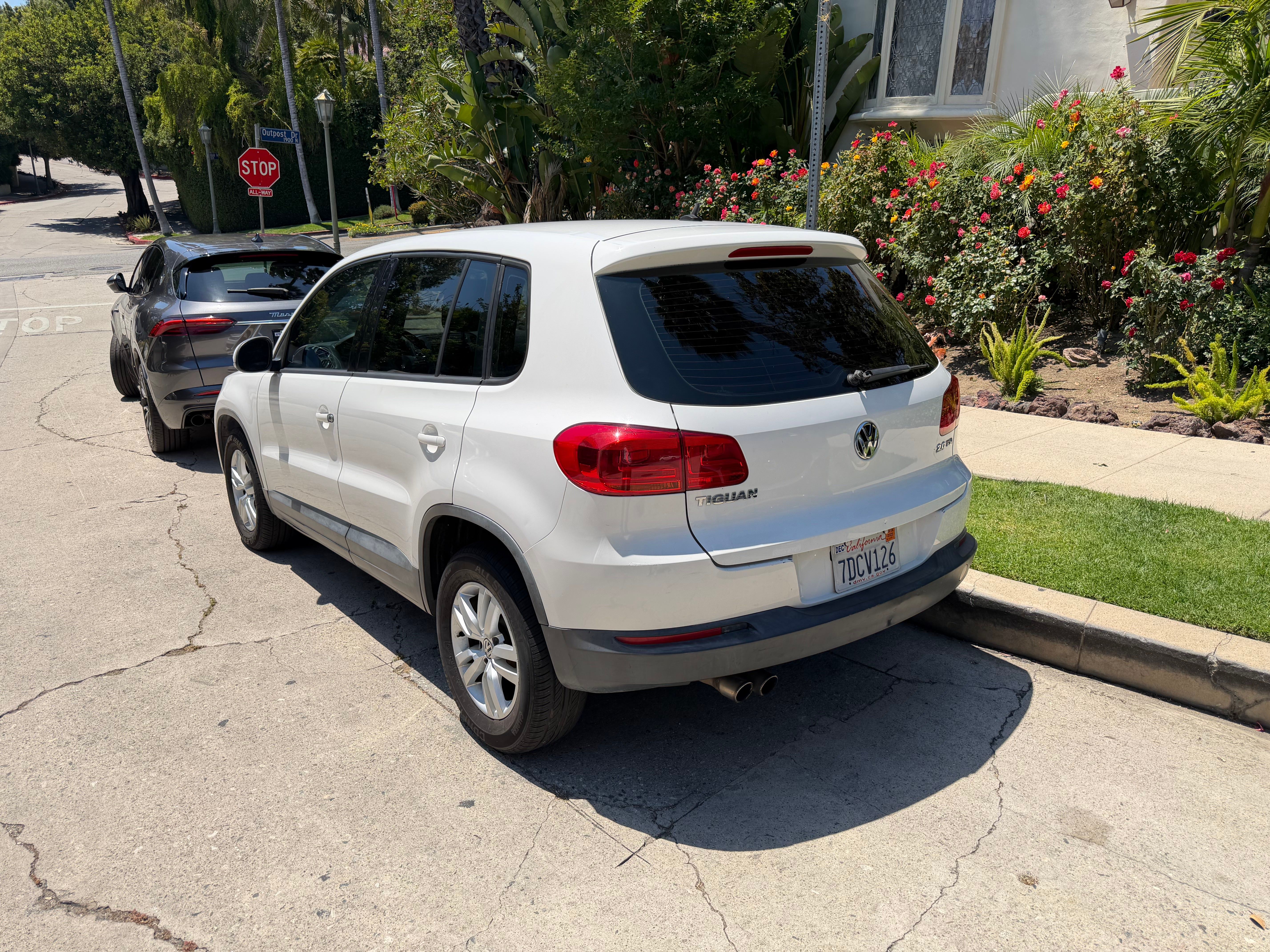 Used 2014 Volkswagen Tiguan S FWD image 2